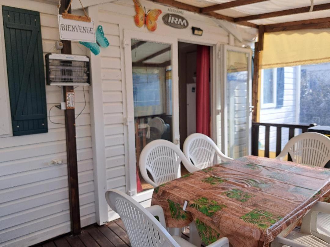 Mobile Home Tout Confort Alexandre La Roque-d'Antheron Exterior photo