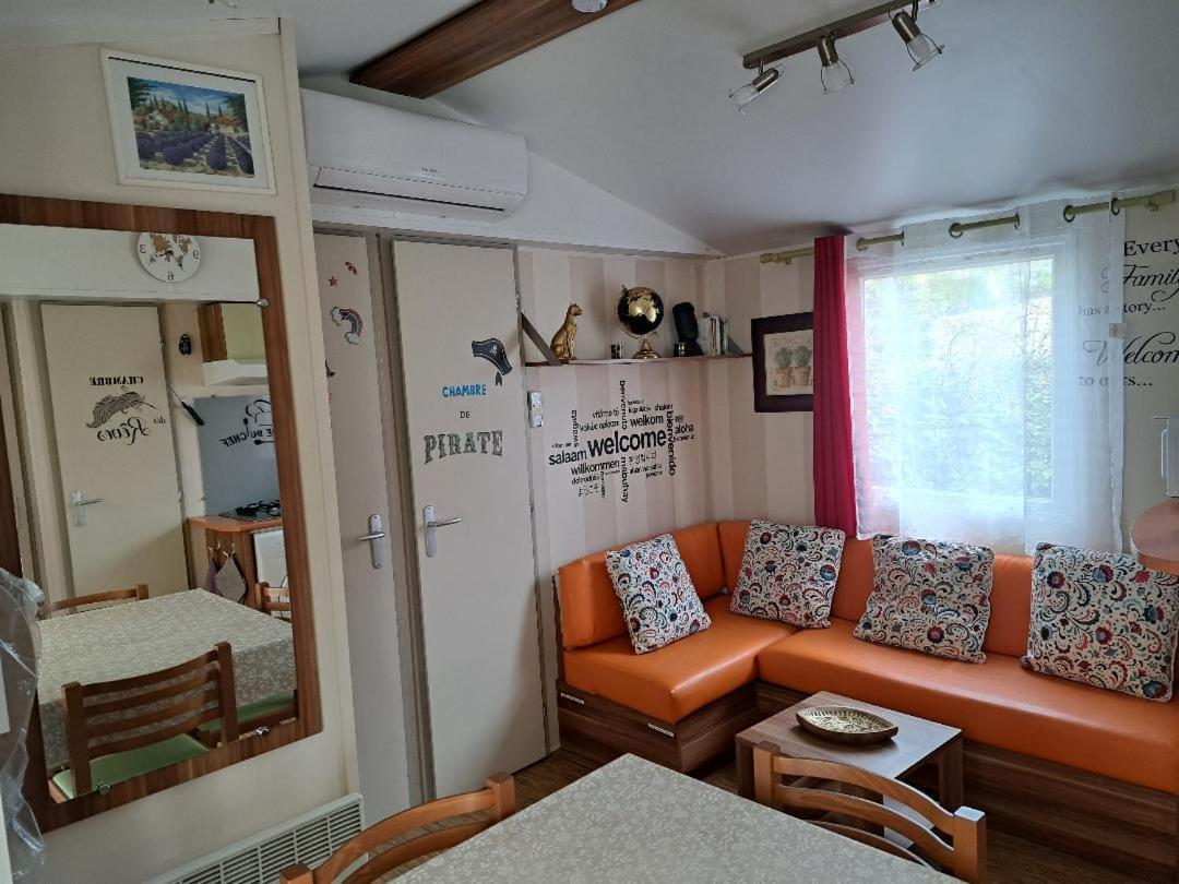 Mobile Home Tout Confort Alexandre La Roque-d'Antheron Exterior photo